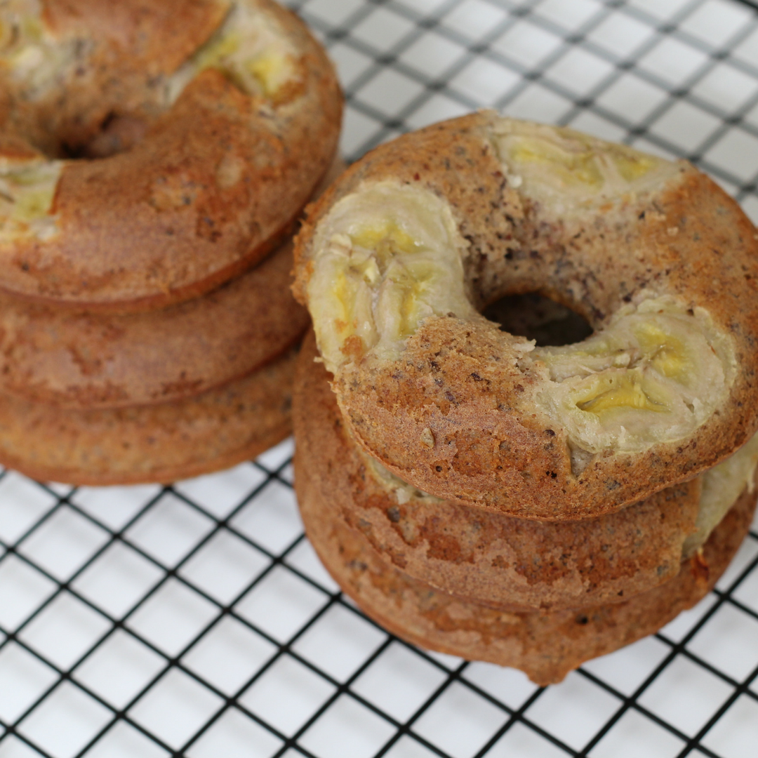 BANANA BREAD DONUTS